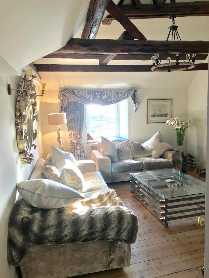 Duke Of Monmouth Penthouse Luxury Apartment, Lyme Regis, 3 Bedroom, Hot Tub, Garden, Dog Friendly Exterior foto